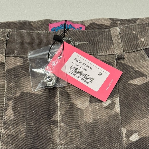 Edikted Size Medium Olive Camouflage Low Waist Cargo Zipper Pockets Mini Skirt - Picture 4 of 8